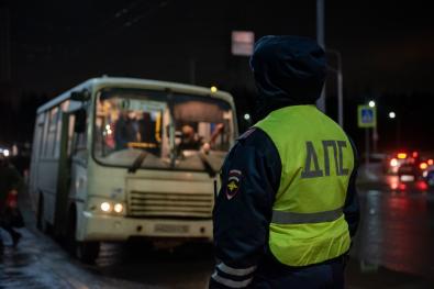 пешеход водитель пассажир. пассажиров стало меньше. салон самолета с пассажирами. пассажиров стало меньше. автобус петрозаводск 2014 оtoуol.