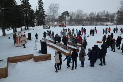 Погода в олонце на неделю. Олонец парк. Новый парк в Олонце. Декабрь парк. Олонец парк фото.